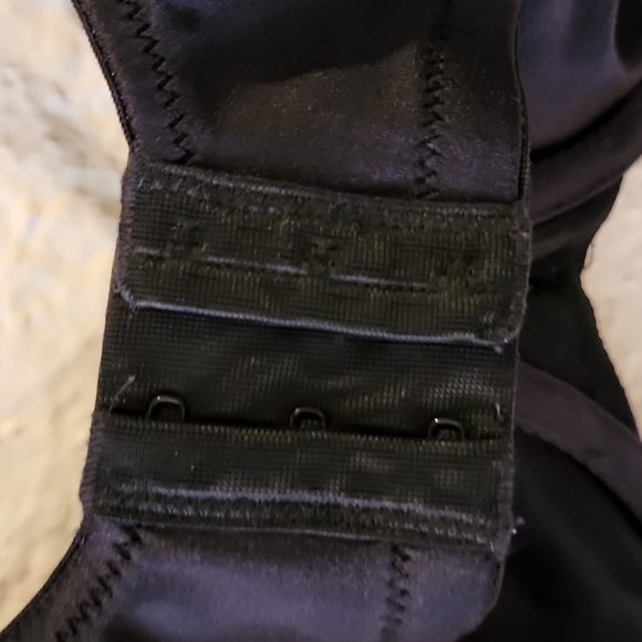 Vanity Fair Style 75020 Black Underwire Bra - Picture 7 of 8